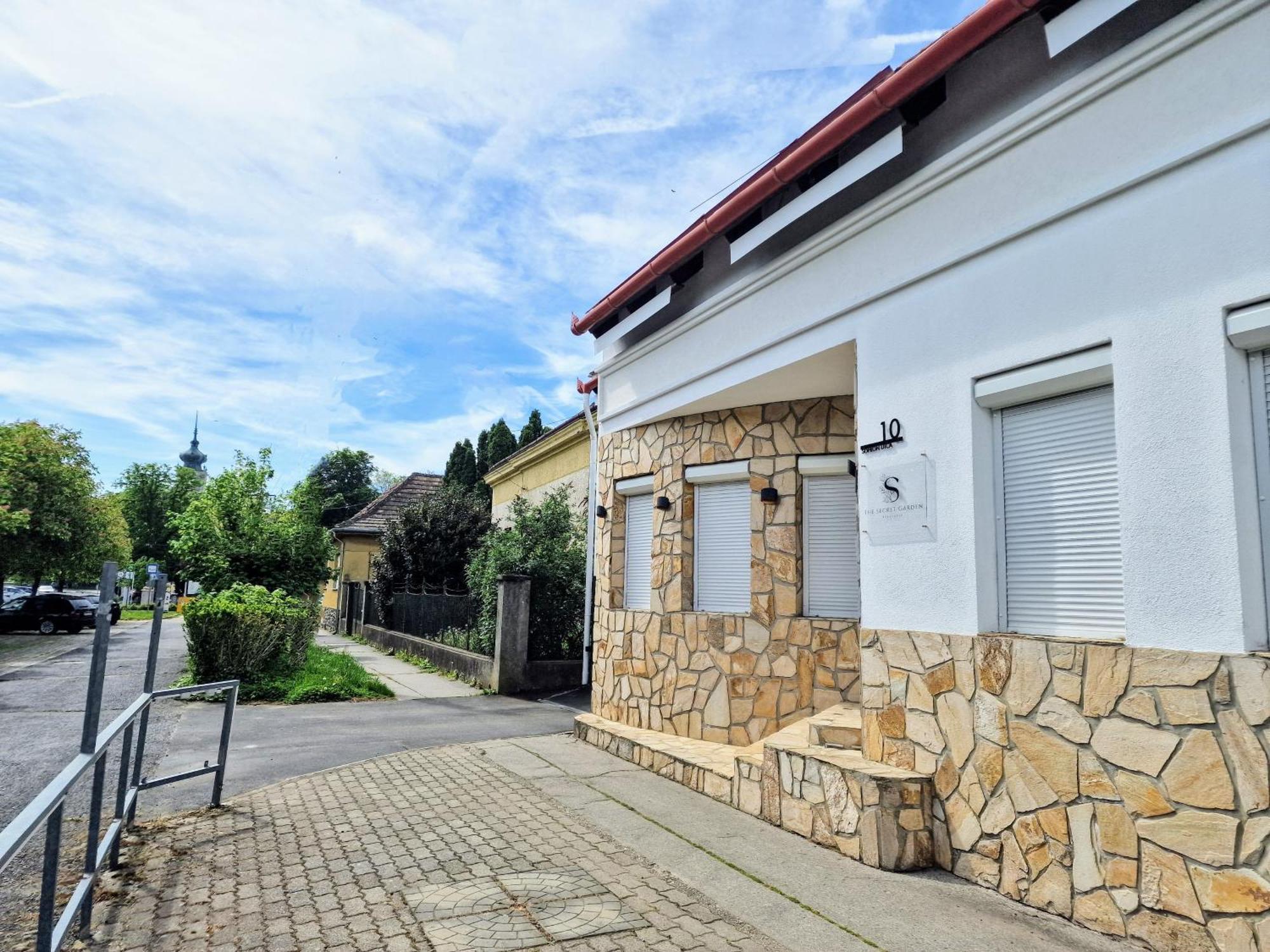 The Secret Garden - Keszthely Bed & Breakfast Eksteriør bilde